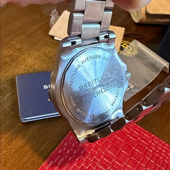 Breitling Avenger Chronograph Watch - Picture 9 of 12